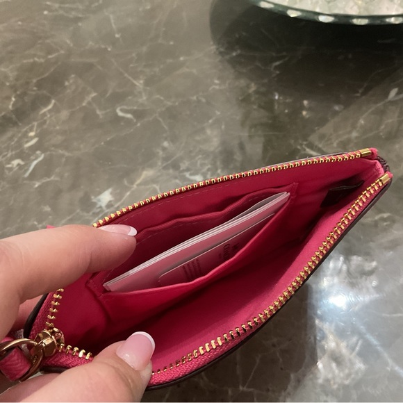 Coach Corner Zip Wrislet - Picture 2 of 2